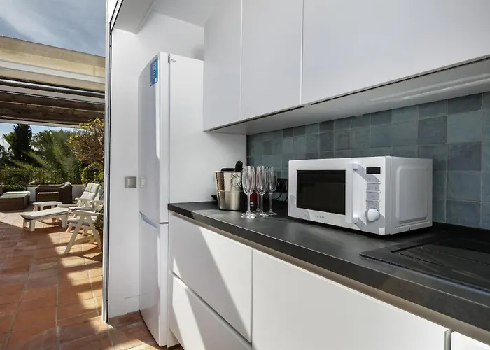 Senorio De - 3 Bedroom Penthouse By Finest Apartment